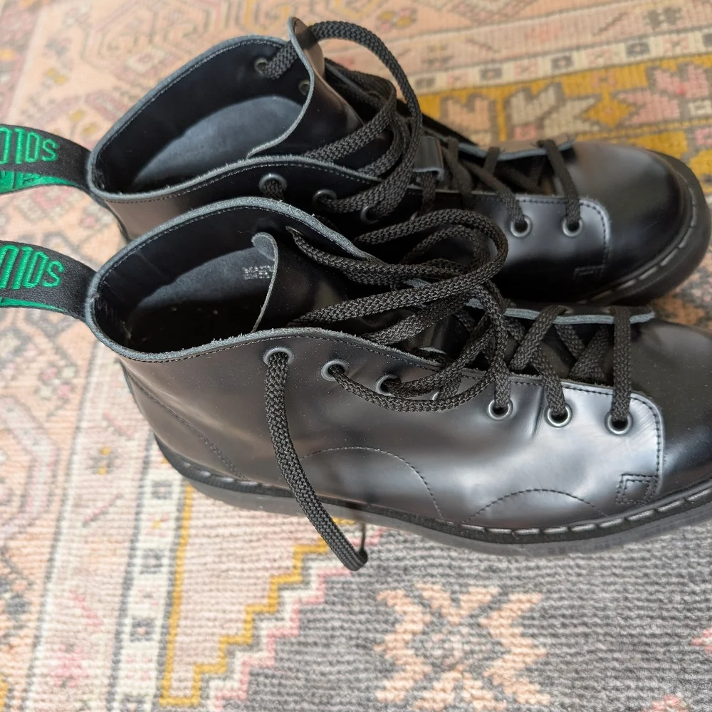 Solovair Black Hi-Shine Monkey Boot - like new! - Picture 4 of 10
